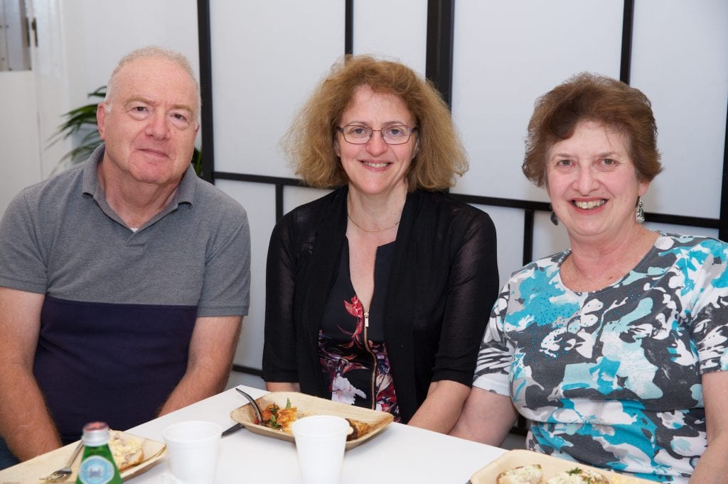 Zin Dunn, Debbie Scholem, Vera Dunn