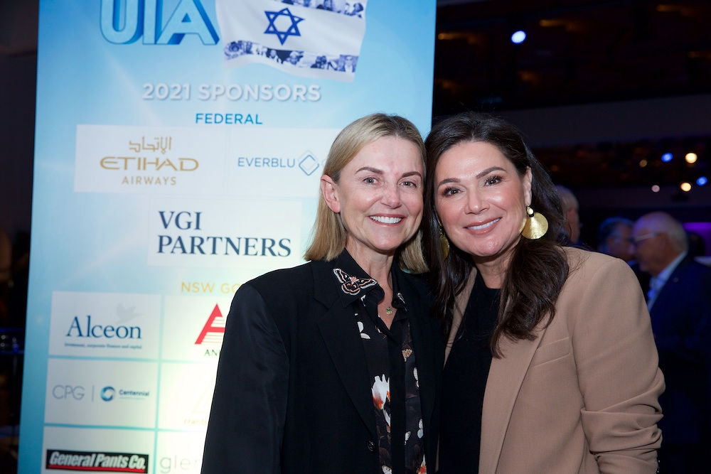 Alana Kennedy, Alla Lew