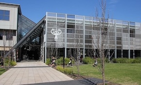 Bialik College staff member dismissed after students view inappropriate images on laptop