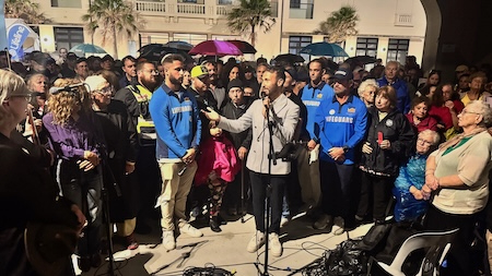 Thousands gather at Bondi Pavilion for Shloshim memorial following deadly terror attack