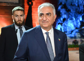 Iran protests sweep nation despite internet shutdown