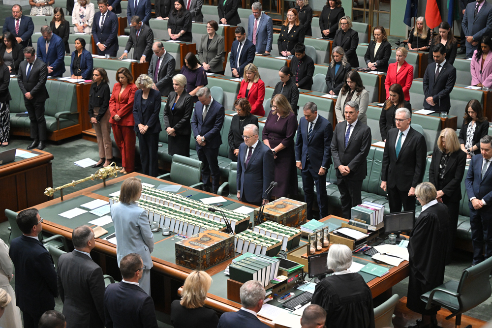 Parliament honours 15 killed in Bondi Beach terror attack