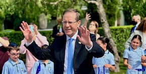 Man charged over alleged stalking of President Herzog in Sydney