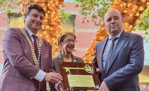 Bondi hero Ahmed Al Ahmed honoured with keys to the city of Waverley