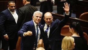 Bennett and Lapid join together to challenge Netanyahu