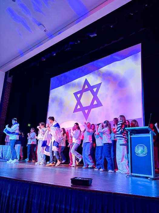 Children at Masada College in Sydney celebrate Yom Haatzma'ut