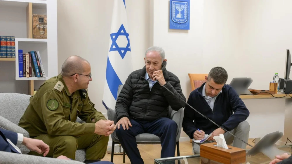 Former aide says Netanyahu received ‘royal welcome’ in UAE during secret...