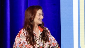 Debra Messing tells JCA gala it’s time for Jews to be louder and prouder