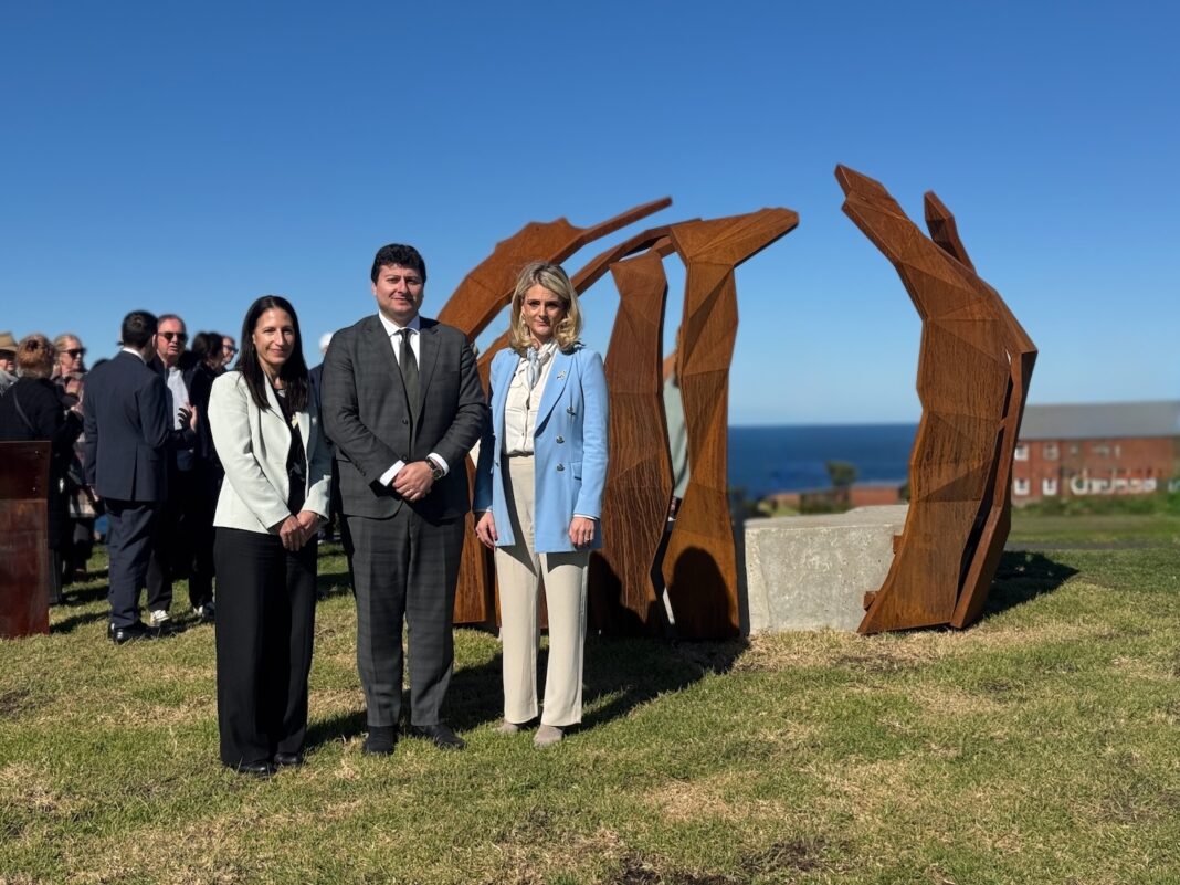 (l to r) NSW Jewish Board of Deputies CEO, Michele Goldman, Waverley Mayor Will Nemesh and Woollahra Mayor, Sarah Dixson in front of the new sculpture.