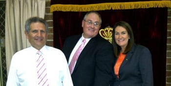 Allan-Kelly,-Walt-Secord-and-Deborah-O'Neill-at-Central-Coast-Jewish-community350