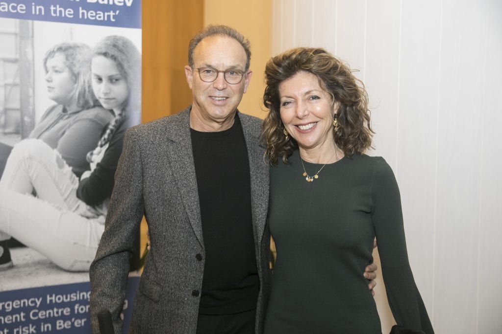 Neil & Karen Midalia_049