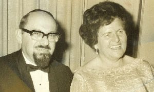 Rabbi-&-Rebbetzin-Gottshall-001