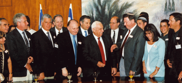 Ariel Sharon with members of the Australian jewish community