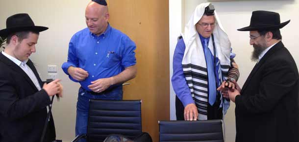 Rabbi Schneur Zalaman Raskin, Meir Yitzchaki, Ambassador Shmuel Ben-Shmuel and Rabbi Mendel Raskin