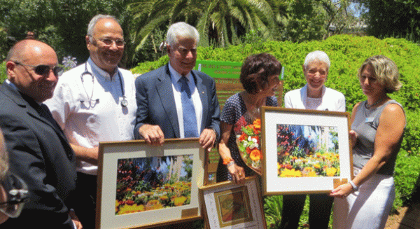 Smorgon families receive gifts