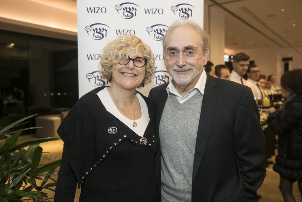 Vivienne & Michael Selwyn_018