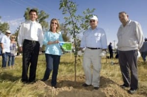 ambasssherskkl Ambassador Larsen, Vonnie and Felix Sher and KKL rep