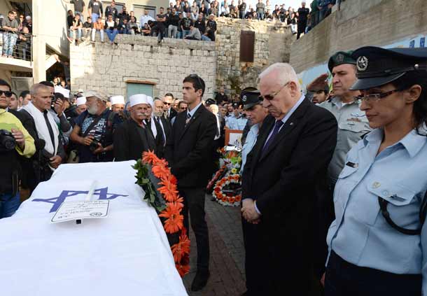 President Rivlin by the coffin of Sergeant-Major