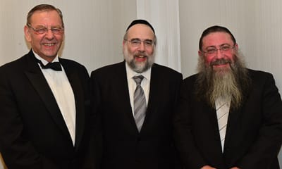 Baron Revelman, Rabbi elefant, Rabbi Moshe Gutnick